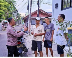 Bhabinkamtibmas Sukasari Perketat Patroli Sore, Warga Diminta Aktifkan Siskamling untuk Tekan Potensi Kejahatan Tanger
