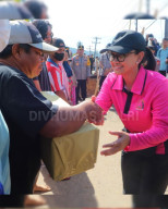 Ketum Bhayangkari Dampingi Kapolri Salurkan Bantuan untuk Korban Banjir di Tapanuli Tengah