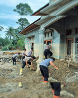 Brimob Batalyon C Genjot Pemulihan Pascabencana, Empat Rumah Warga Mulai Bersih dan Layak Huni