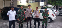 Malam Natal Aman dan Kondusif, Petugas Gabungan Kawal Ibadah di Gereja GKI Rungkut Kidul