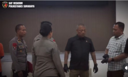 SINTORA NEWS — Polrestabes Surabaya Bongkar Kasus Pencurian Kabel PJU & Telkom, Kapolrestabes Pimpin Konferensi Pers