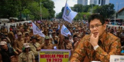 GELOMBANG BESAR KEPALA DESA GEMPARKAN JAKARTA: APDESI MENDESAK PEMERINTAH REVISI PMK 81/2025