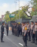 Polda Jatim Gelar Bakti Sosial di Tugu Pahlawan, Perkuat Kehadiran Polri di Tengah Masyarakat