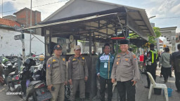 Kapolsek Semampir Pimpin Langsung PAM Napak Tilas NU di Masjid Ampel, Ribuan Peserta Ikuti Rangkaian Ziarah Sejarah