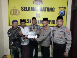 Ngaji Bareng di Mapolsek Semampir, Kapolsek Herry Iswanto Bangun Kedekatan Humanis dengan Jamaah Pawon Ontel Kuno