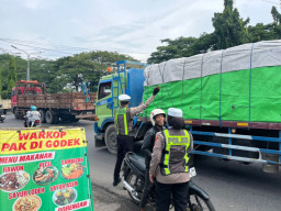 Antisipasi Pelanggaran dan Kecelakaan, Satlantas Polres Gresik Perkuat Pengamanan di Simpang Bunder