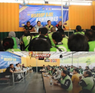 Polantas Menyapa Ojol di Gresik, Strategi Humanis Tekan Angka Kecelakaan dalam Operasi Keselamatan Semeru 2026